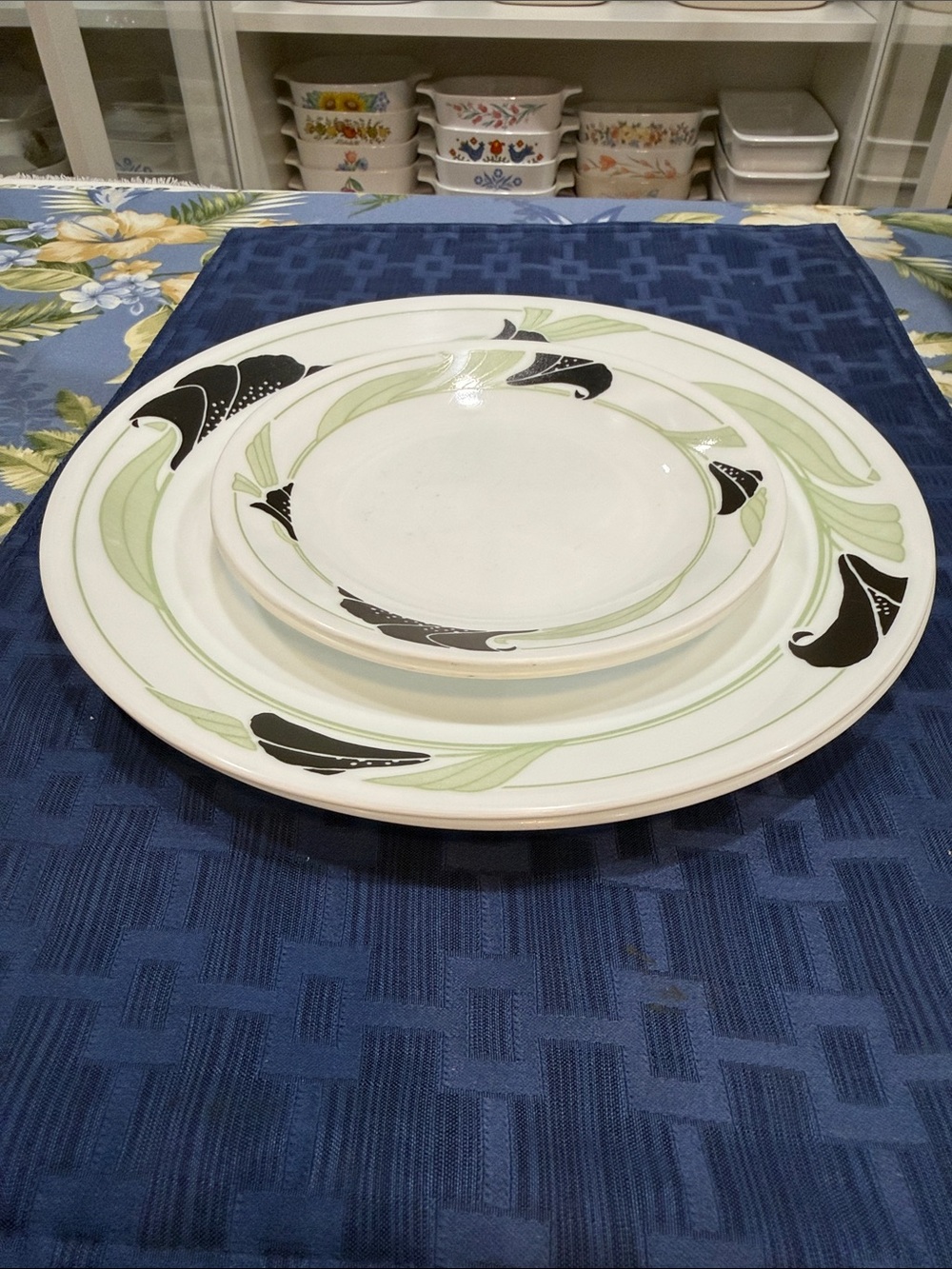 Corelle Black Orchid 4 piece